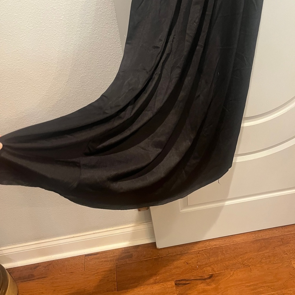 Vintage Black lace and satin nightgown with Red ribbon Details. So vampy! - Picture 7 of 10